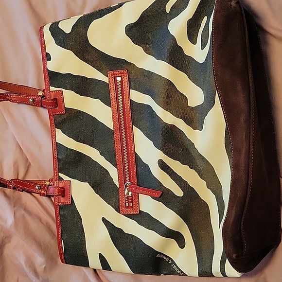 DOONEY & BOURKE - Picture 2 of 3